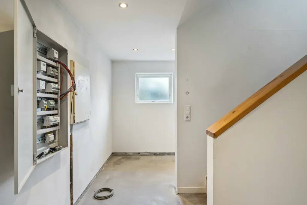 plejd zigbee eller wifi s v ljer du smart styrning f r belysning och el i villa